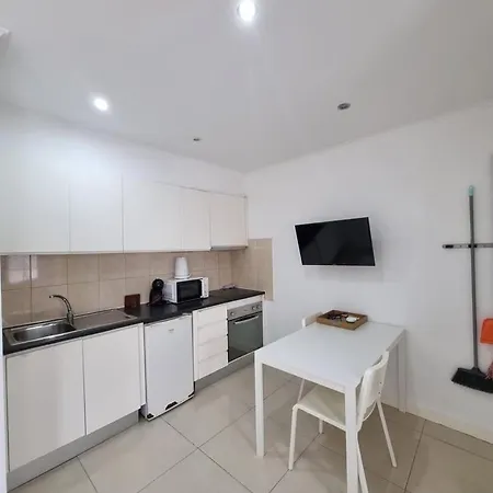 By The Sea B3 דירה